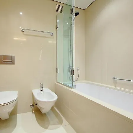 Celerina Sleeps 8 Wifi Apartment